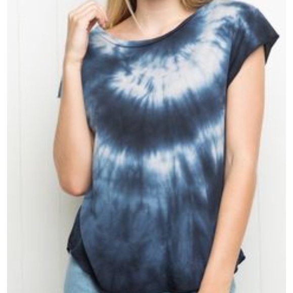 Brandy Melville Tops - Brandy Melville top